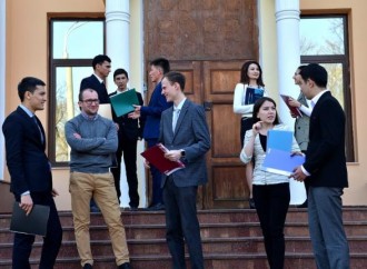 Özbəkistan iqtisadiyyatında gənclərin rolu artır