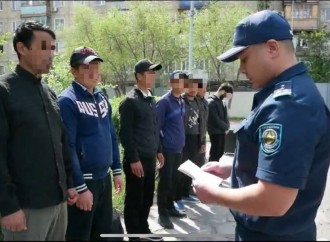 Qazaxıstandan qanunsuz özbək və tacik miqrantlar qovulub