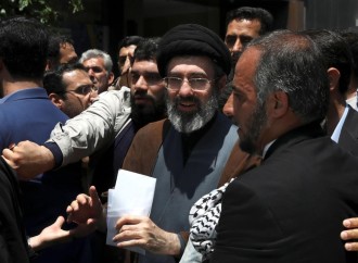 Müctəba Xameneyi atasını əvəz etməyə hazırlaşır?