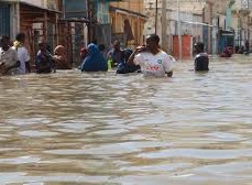 Afrikada bir milyona yaxın insan evlərini tərk edib