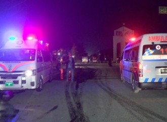 Pakistanda polis maşınına bombalı hücum olub