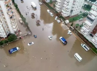 Antalyada leysan yağışları zamanı üç mindən çox bina su altında qalıb