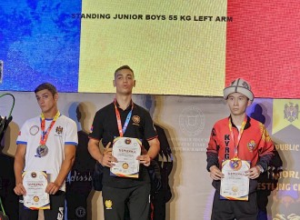 Qırğızıstan qol güləşi yığması çempionatda 11 medal qazanıb