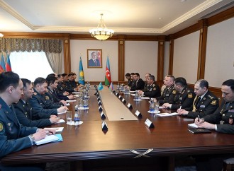 Azərbaycan və Qazaxıstan arasında hərbi əməkdaşlığa dair sənəd imzalanıb