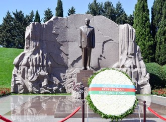 Azərbaycan və Qazaxıstan arasında hərbi əməkdaşlığa dair sənəd imzalanıb
