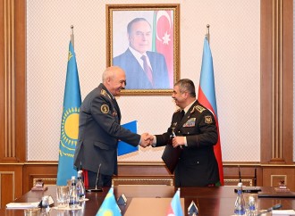 Azərbaycan və Qazaxıstan arasında hərbi əməkdaşlığa dair sənəd imzalanıb