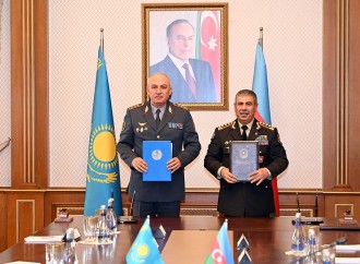 Azərbaycan və Qazaxıstan arasında hərbi əməkdaşlığa dair sənəd imzalanıb