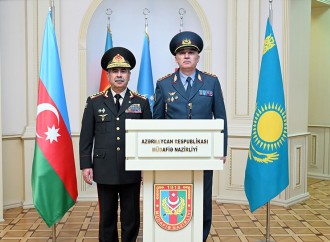 Azərbaycan və Qazaxıstan arasında hərbi əməkdaşlığa dair sənəd imzalanıb