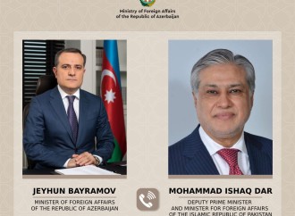 Ceyhun Bayramov pakistanlı həmkarı ilə ikitərəfli və regional məsələləri müzakirə edib