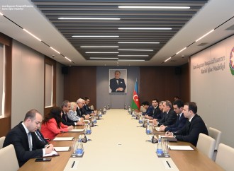 Ceyhun Bayramov TBMM-nin komissiya sədrini qəbul edib