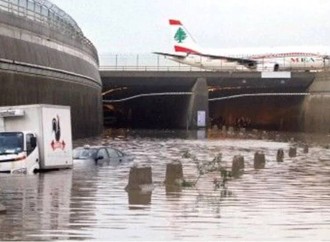 Beyrut Beynəlxalq Hava Limanını su basıb