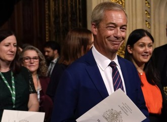 Britaniya Partiyası milyonlarla insanın məlumatlarını Facebookla paylaşıb