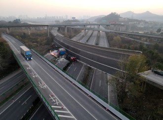 Çində avtomobil yolu çöküb: ölən və yaralananlar var