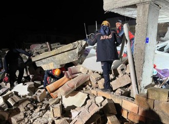 Şanlıurfada iki mərtəbəli evin çökməsi nəticəsində iki nəfər ölüb