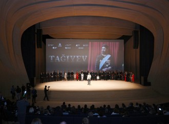 Heydər Əliyev Mərkəzində Tağıyev: Neft bədii filminin premyerası olub