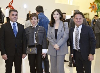 Heydər Əliyev Mərkəzində Tağıyev: Neft bədii filminin premyerası olub