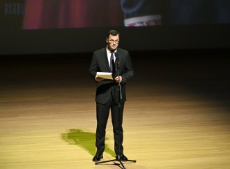 Heydər Əliyev Mərkəzində Tağıyev: Neft bədii filminin premyerası olub