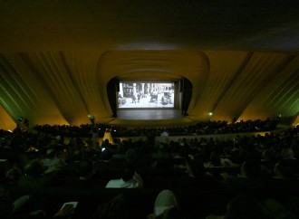 Heydər Əliyev Mərkəzində Tağıyev: Neft bədii filminin premyerası olub