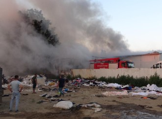 Bursada təkrar emal müəssisəsində yanğın baş verib
