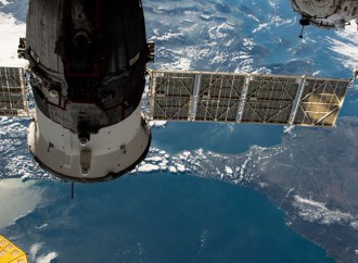 Gezeravcı kosmosdan çəkdiyi İstanbul şəklini paylaşıb
