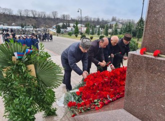 Ümummilli Lider Heydər Əliyevin Quba şəhərindəki abidəsini ziyarət edib
