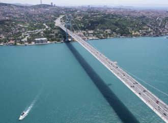 İstanbul Boğazında gəmilərin hərəkəti müvəqqəti dayandırılıb