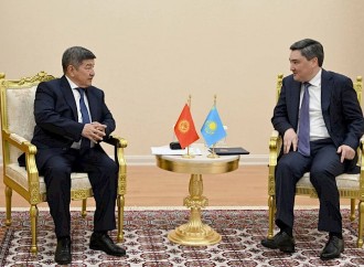 Akılbek Japarov Qazaxıstanın Baş naziri ilə əməkdaşlıq məsələlərini müzakirə edib 
