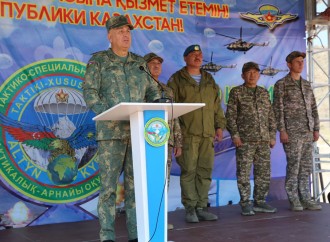 Kərim Vəliyev Azərbaycan-Qazaxıstan təlimlərini izləyib