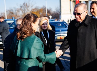 Ərdoğan Macarıstanda rəsmi mərasimlə qarşılanıb
