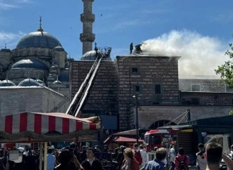 Türkiyədə Misir bazarında yanğın baş verib