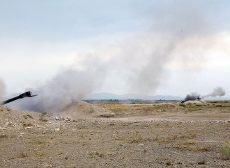Naxçıvanda artilleriya bölmələri ilə döyüş atışlı taktiki təlim keçirilib