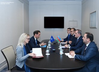 Ceyhun Bayramov NATO Baş katibinin xüsusi nümayəndəsi ilə Ermənistanın sürətlə silahlanmasından danışdı