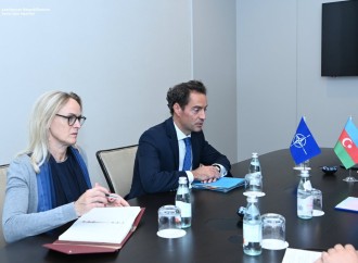 Ceyhun Bayramov NATO Baş katibinin xüsusi nümayəndəsi ilə Ermənistanın sürətlə silahlanmasından danışdı
