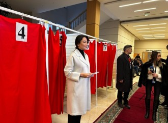 Ombudsman növbədənkənar prezident seçkilərində səsvermə prosesində iştirak edib