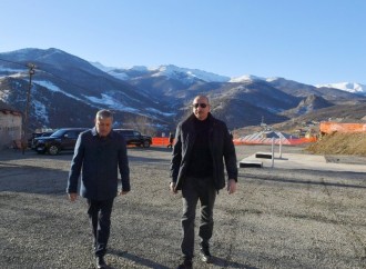 Prezident İlham Əliyev Şuşa rayonunun Daşaltı kənd məscidində tikinti işləri ilə tanış olub