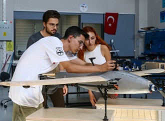 Türkiyədə tələbələr tərəfindən yük daşıyan PUA istehsal edilib