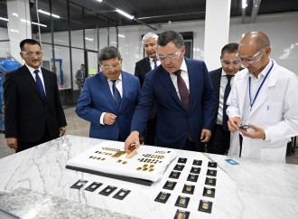 Sadır Japarov qızıl külçələrin istehsalı sexinin açılışını edib