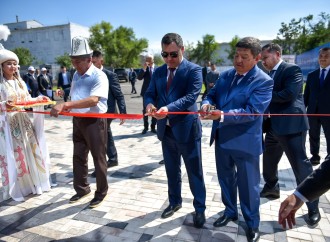 Sadır Japarov qızıl külçələrin istehsalı sexinin açılışını edib