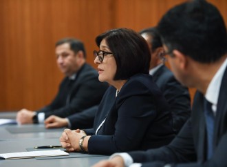 Sahibə Qafarova albaniyalı həmkarı ilə görüşüb