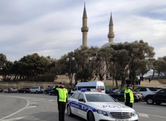 Azərbaycanda 20 Yanvar şəhidlərinin xatirəsi bir dəqiqəlik sükutla yad edildi