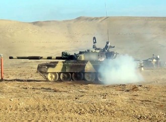 Hərbi qulluqçuların sürücülük və atəş hazırlığı üzrə bacarıqları qiymətləndirilib