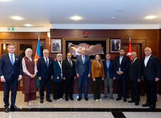 Numan Kurtulmuş Azərbaycana gəlib