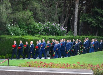 XİN-in rəhbər heyəti Fəxri Xiyaban və Şəhidlər xiyabanını ziyarət edib