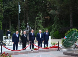 XİN-in rəhbər heyəti Fəxri Xiyaban və Şəhidlər xiyabanını ziyarət edib