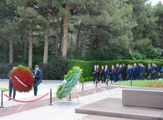 XİN-in rəhbər heyəti Fəxri Xiyaban və Şəhidlər xiyabanını ziyarət edib