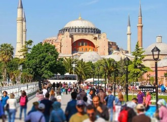 Qazaxıstandan Türkiyəyə 400 minə yaxın turist gəlib  (ÖZƏL)