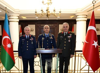 Türkiyənin Baş Qərargah rəisi Azərbaycan Hərbi Hava Qüvvələrinin komandanını qəbul edib