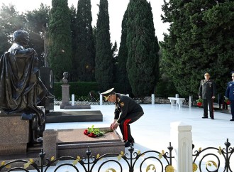 Silahlı Qüvvələr Günü münasibətilə Ulu Öndərin və şəhidlərimizin məzarları ziyarət olunub