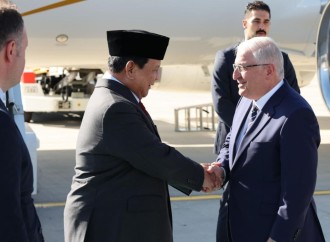 Yaşar Güler İdoneziya prezidenti Prabovo Subiantonu qarşılayıb
