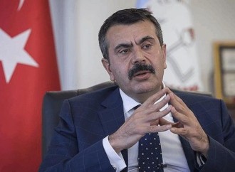 Türkiyənin təhsil naziri Ulu Öndərin məzarını, Şəhidlər xiyabanını və “Türk şəhidliyi” abidəsini ziyarət edib